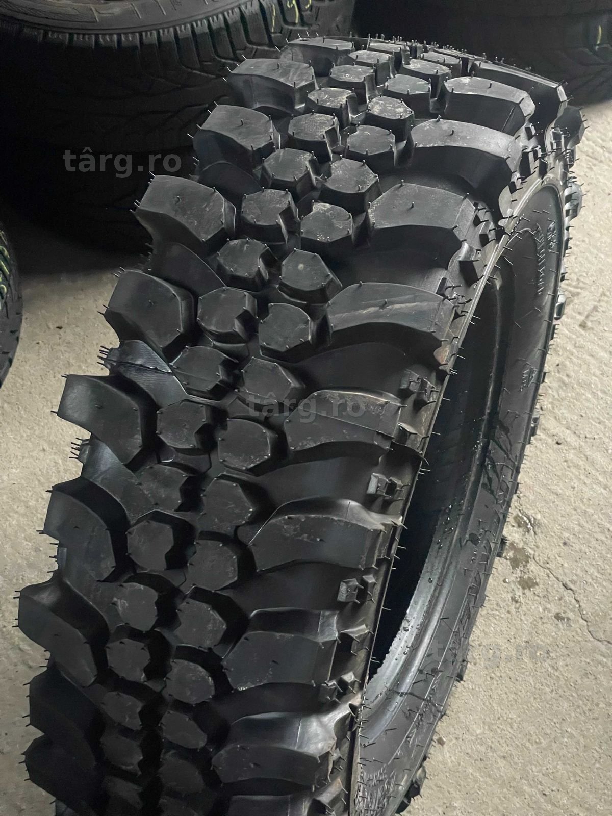 235 75 15 Equipe trekker simex  (OFF ROAD)