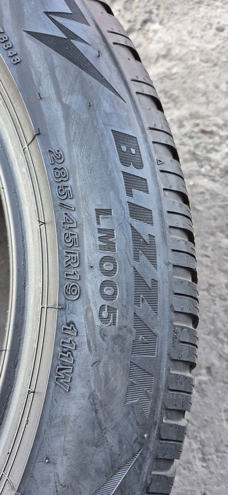 4 anvelope iarna Bridgestone,fata 255/50/19,spate 285/45/19.Pret/buc. 6