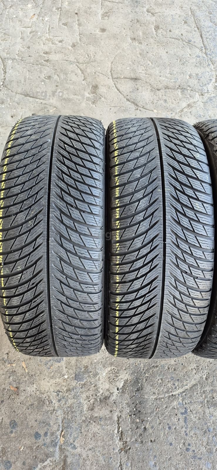 4 anvelope iarna Michelin,235/45/19.Pretul este pe bucata. 2