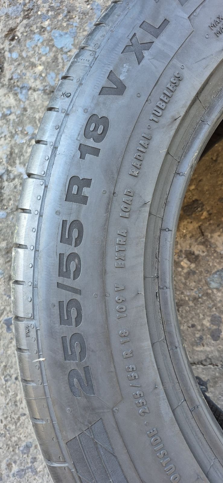 2 anvelope vara runflat ca noi Continental 255/55/18.Pretul este pe bucata. 5