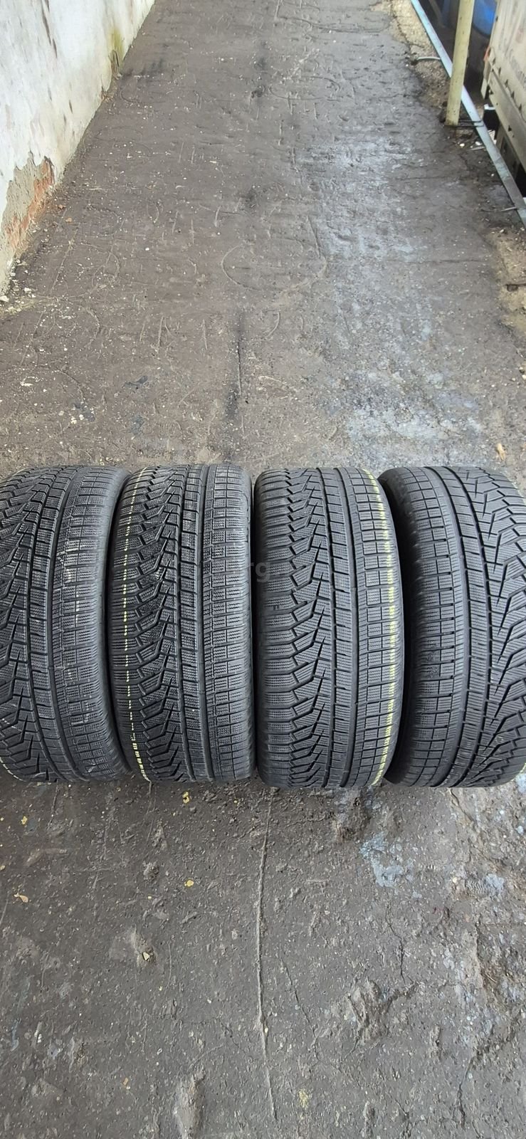 4 anvelope iarna Hankook 285/45/21.Pretul este pe bucata.