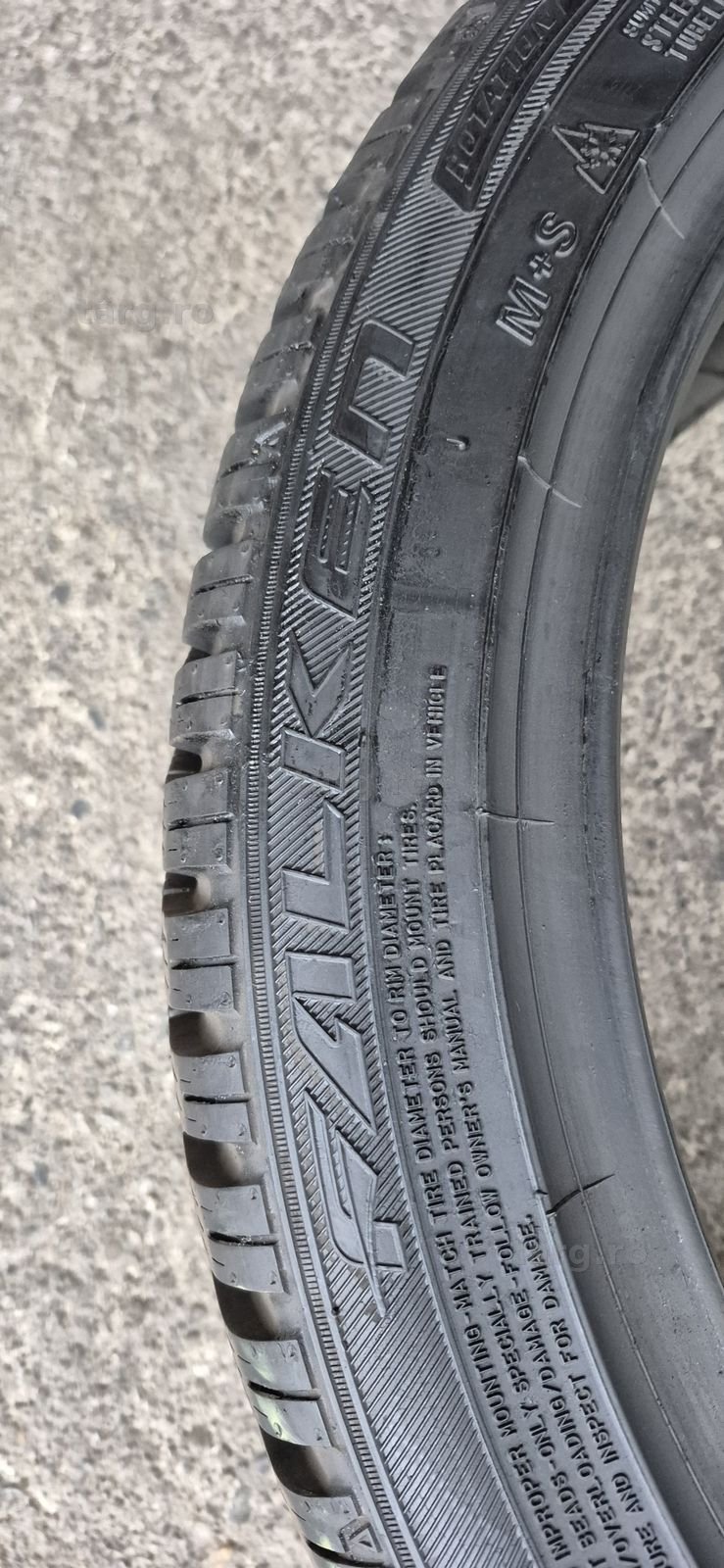 4 anvelope iarna Falken 215/45/18.Pretul este pe bucata. 4