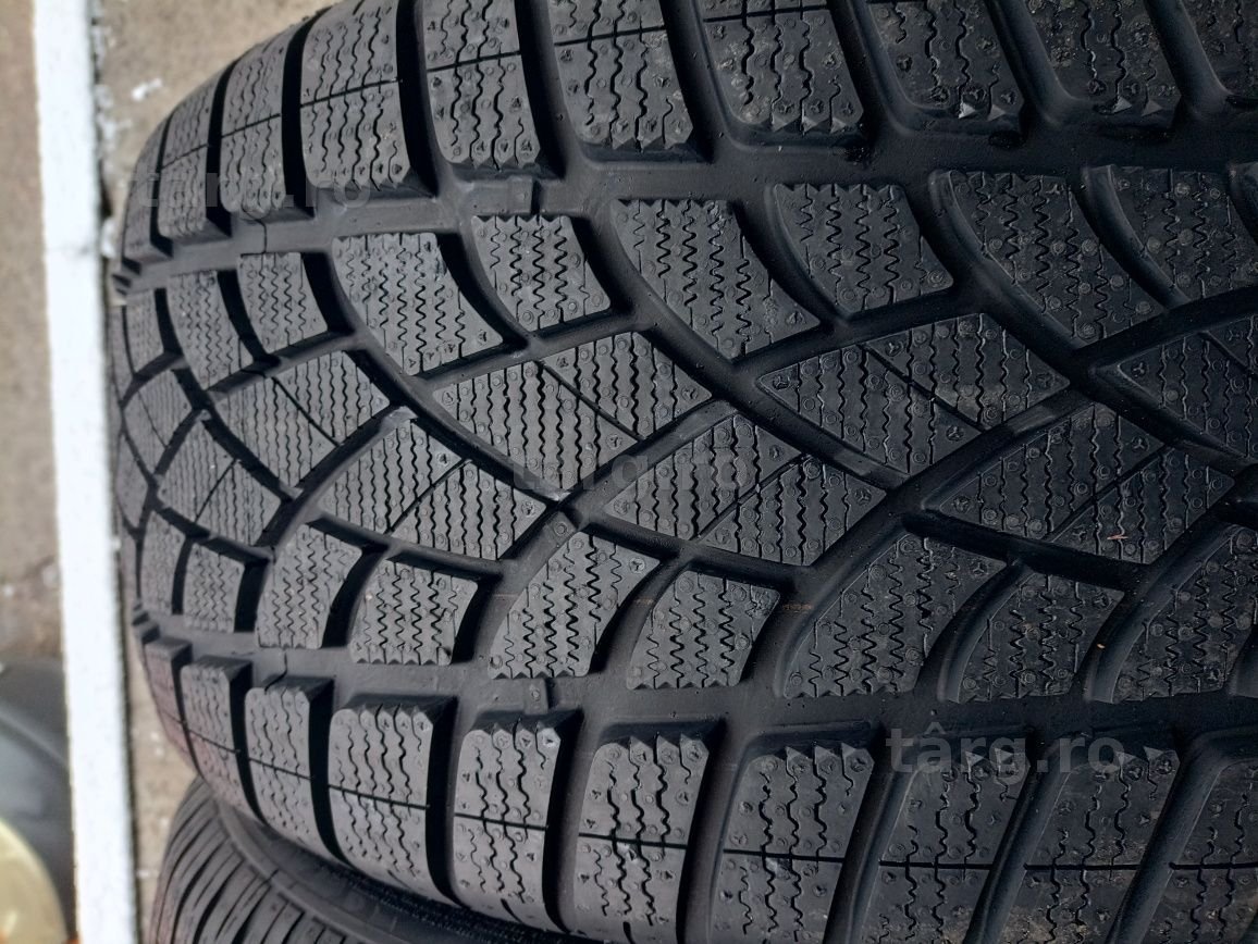 2 anvelope NOI de iarna Dunlop 275/35 R21 dot 3717 3