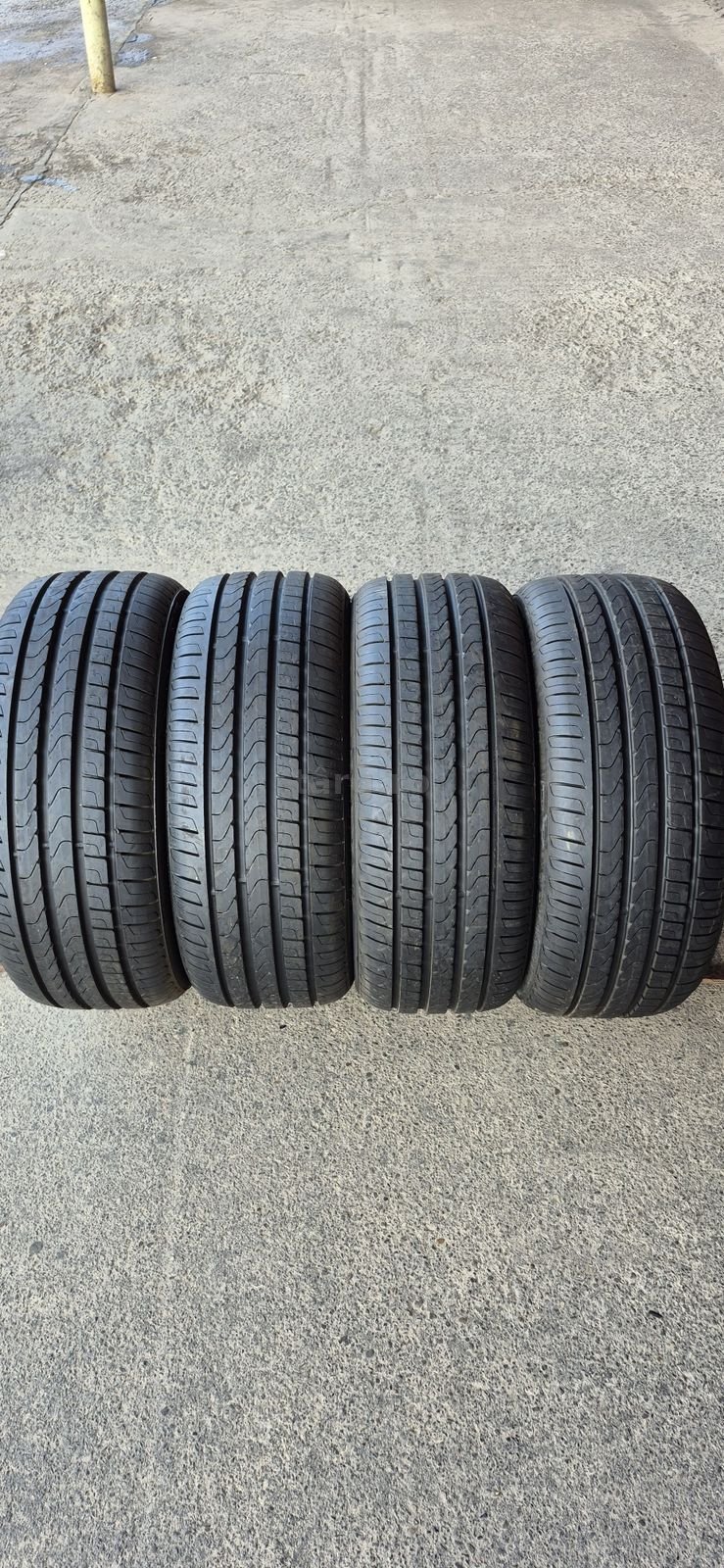 4 anvelope vara noi Pirelli 215/45/17.Pretul este pe bucata.