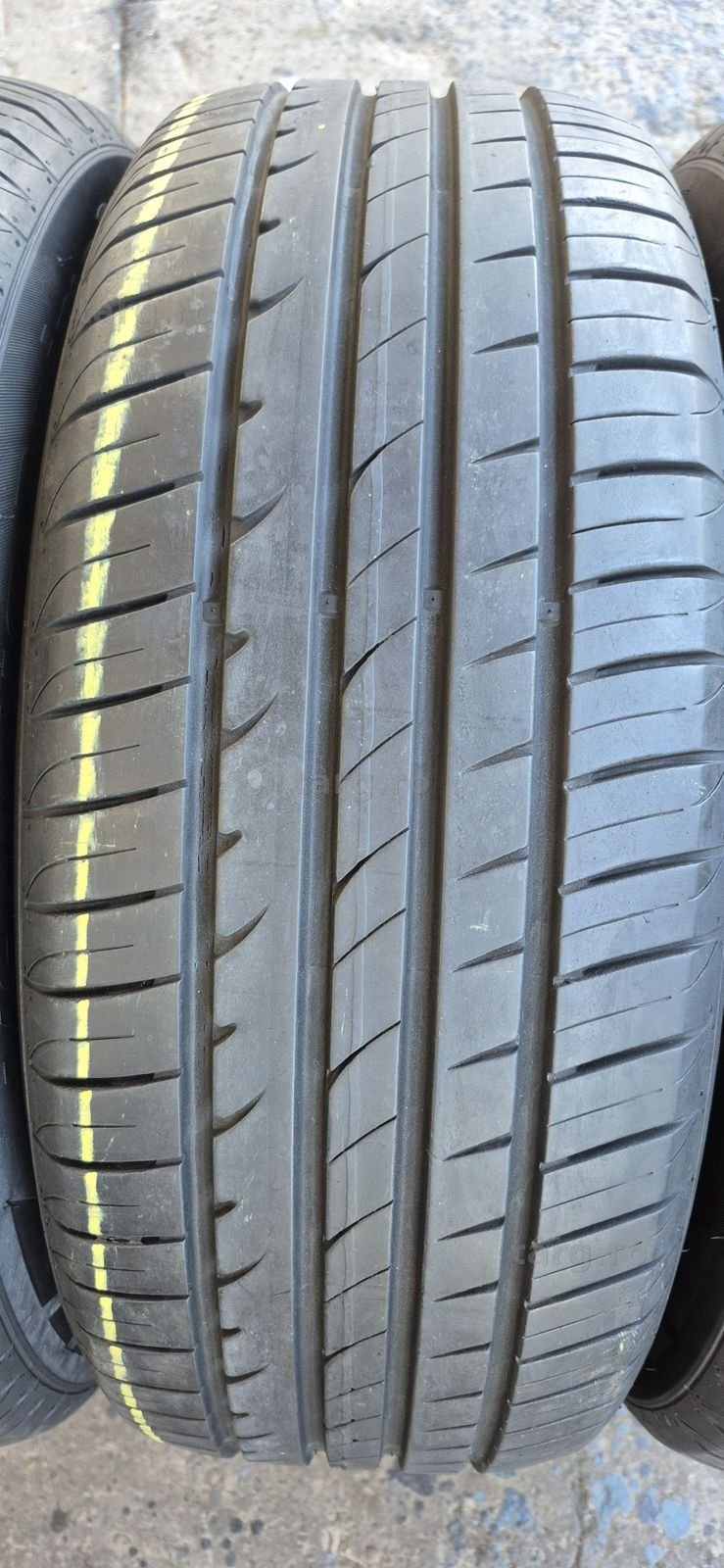 4 anvelope vara Hankook 225/60/17.Pretul este pe bucata. 3