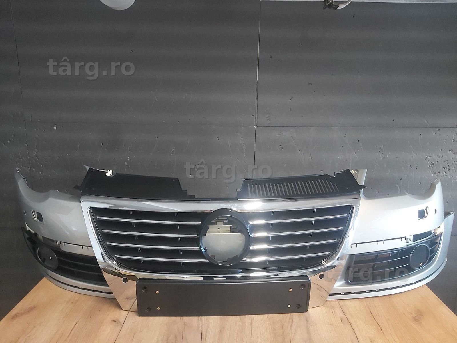 Pachet Bara Fata+Grila Radiator VW Passat B6 05-11 (LR7L (Auriu))