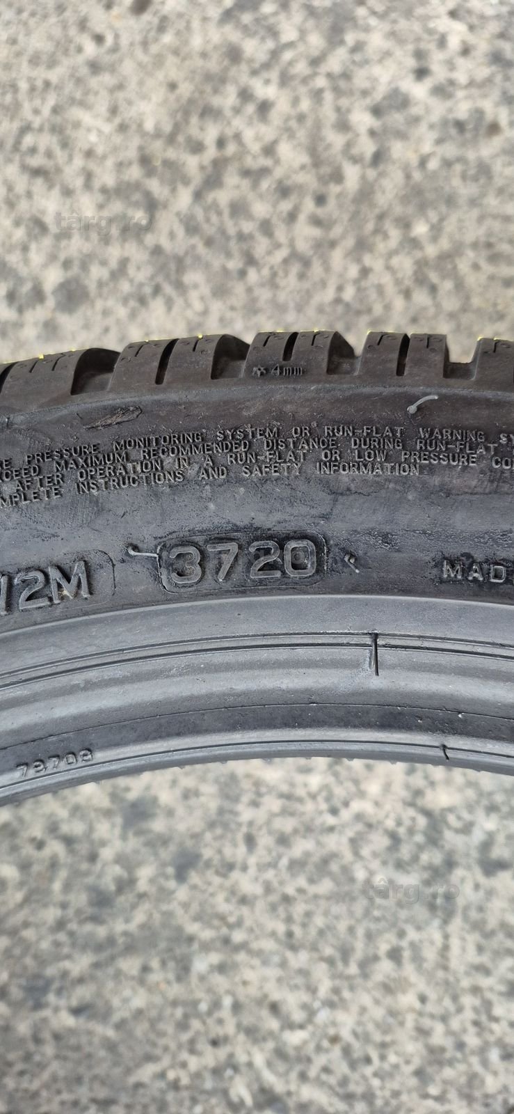 2 anvelope iarna ca noi runflat Bridgestone 225/45/18.Pret/buc 8