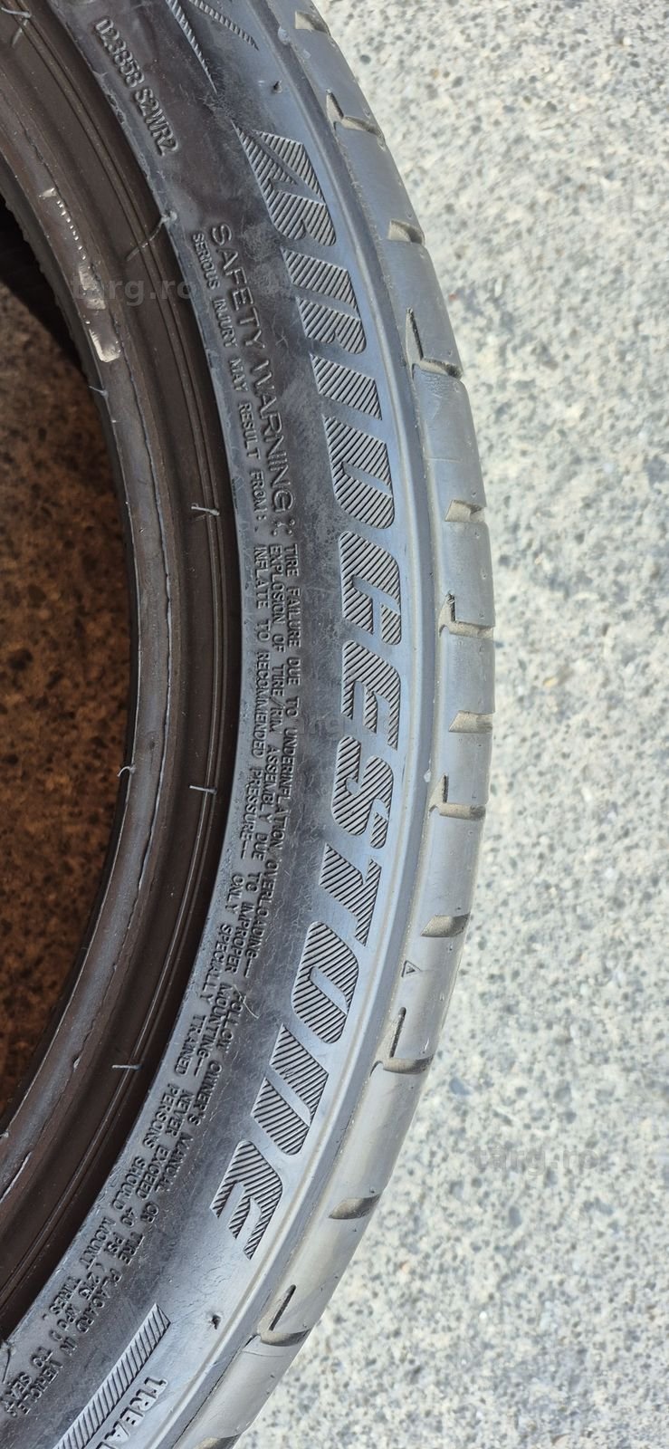 4 anvelope vara runflat Bridgestone,fata 225/45/18,spate 255/40/18.Pretul  este pe bucata 3