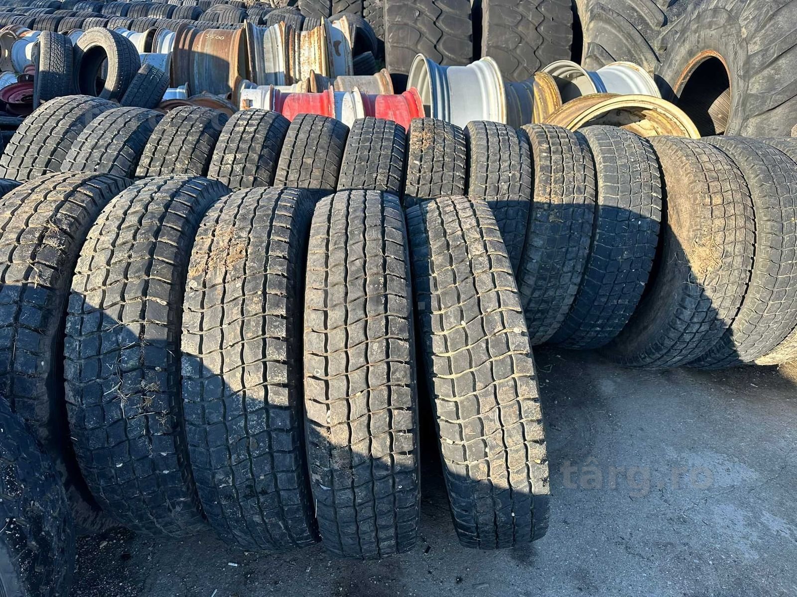 Pneuri de remorca 1100 r20