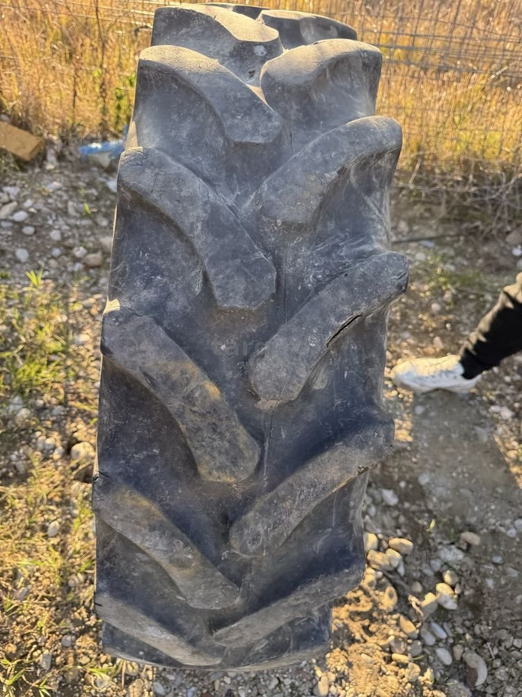 12,4r24 firestone tractor 2