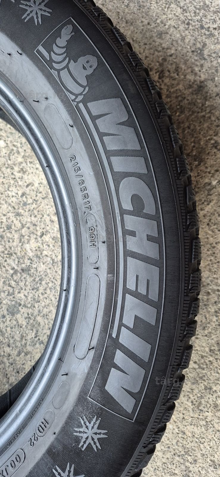 4 anvelope iarna ca si noi Michelin 215/65/17.Pretul este pe bucata. 4