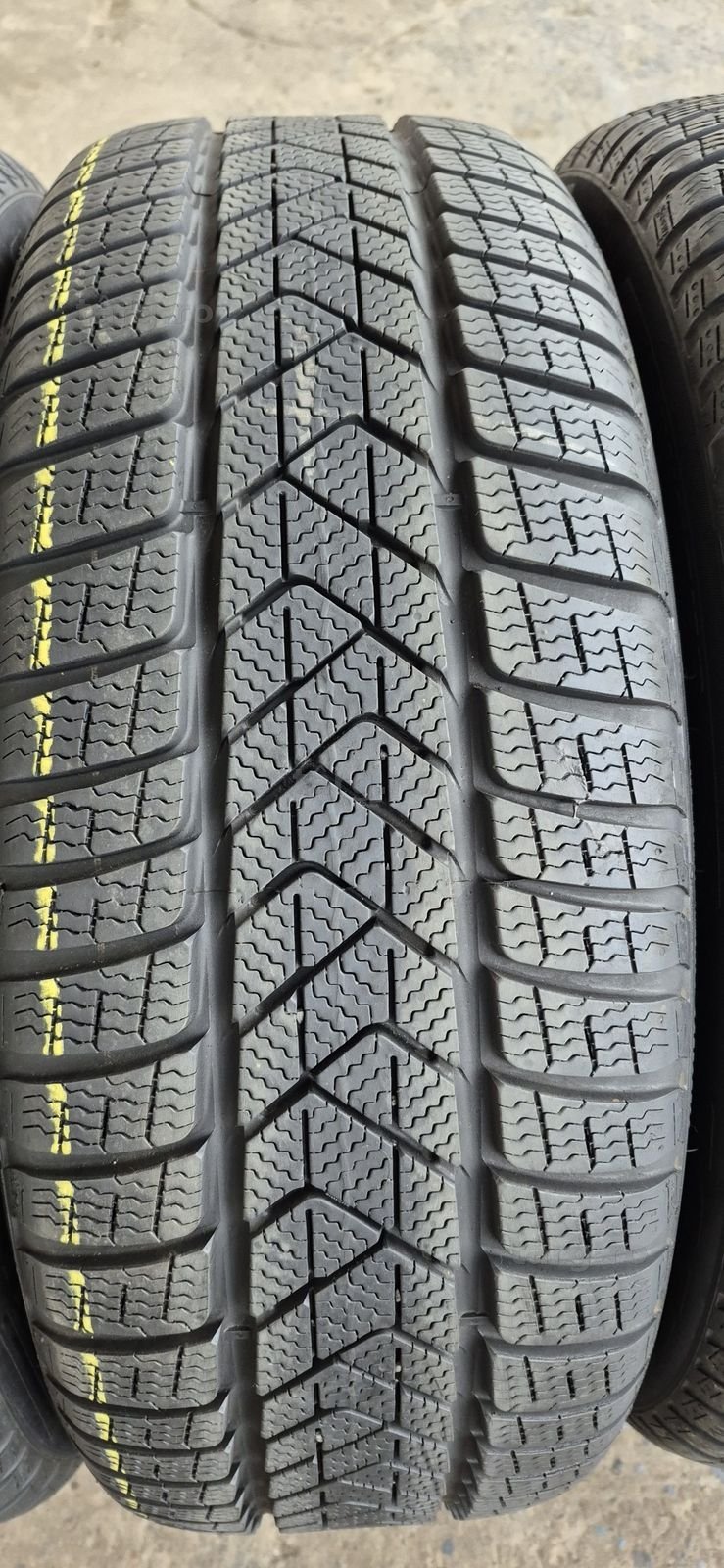 4 anvelope iarna RFT ca noi  Pirelli 245/50/19,dot 2023/2024.Pret/buc. 3