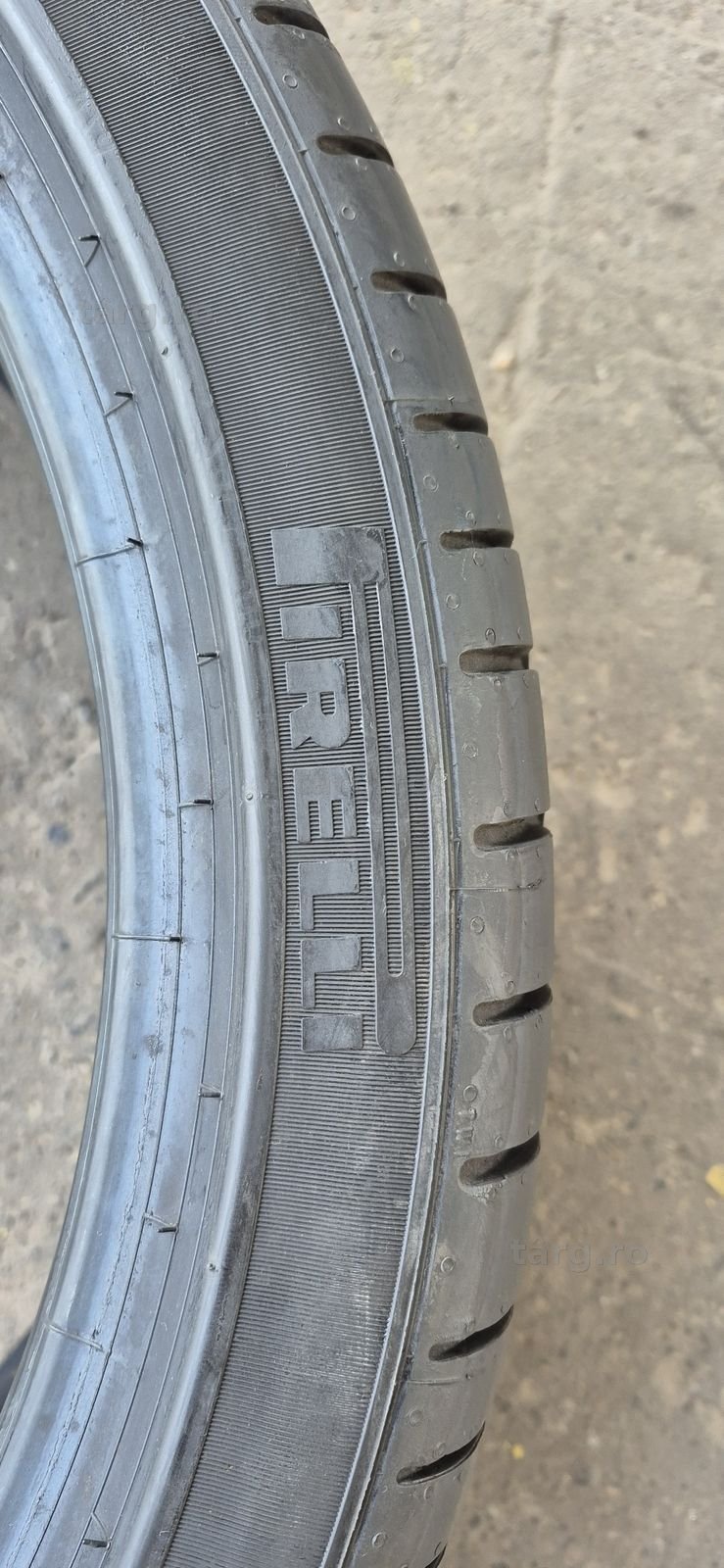 2 anvelope vara Pirelli runflat  275/35/21.Pretul este pe bucata. 3