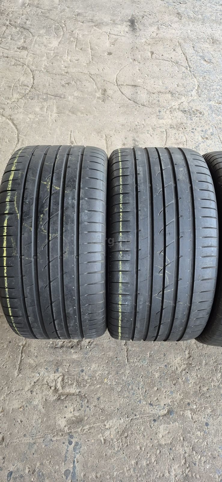 2 anvelope vara Goodyear 285/35/19.Pretul este  pe bucata.