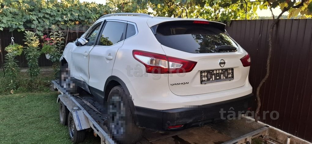 Nissan Qashqai j11,4x4, euro6, 2016 accidentat vând sau schimb 5