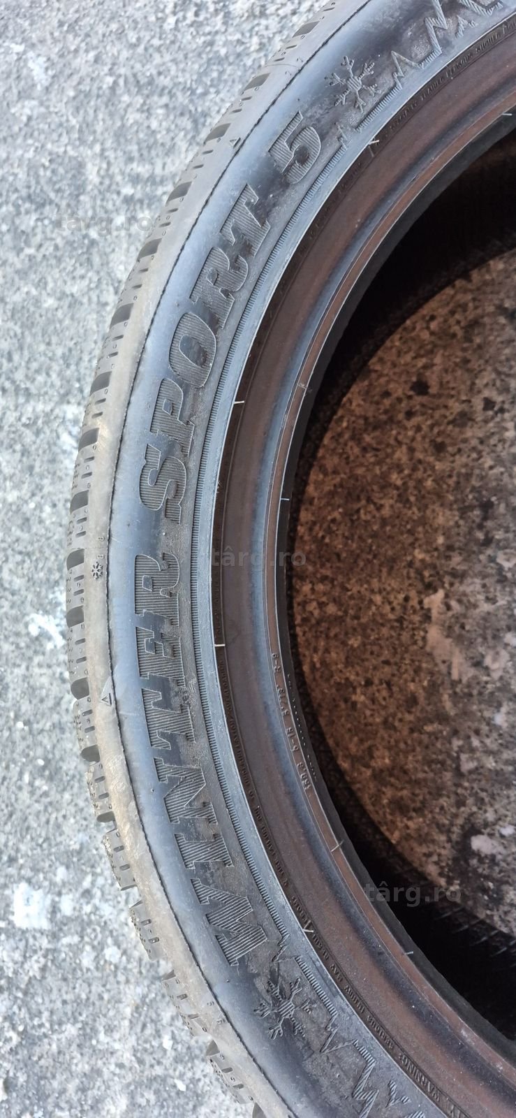 4 anvelope iarna noi Dunlop 225/45/18.Pretul este pe bucata. 5
