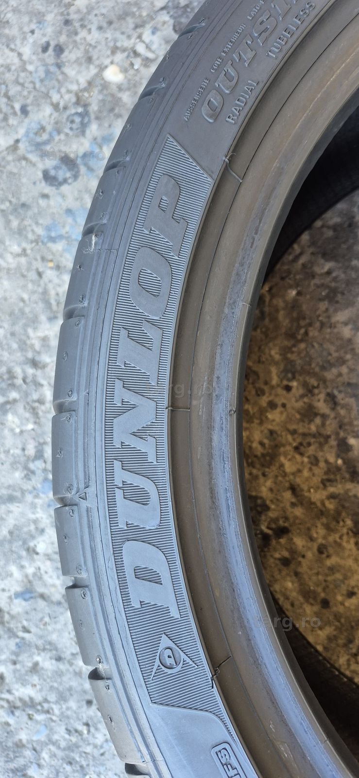4 anvelope vara runflat Dunlop,fata 245/40/19,spate 275/35/19.Pretul este pe bucata. 4