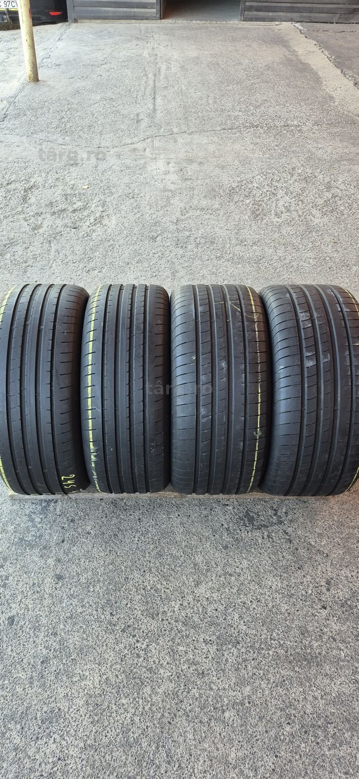 4 anvelope vara Goodyear,fata 245/45/18,spate 275/40/18.Pretul este pe bucata.