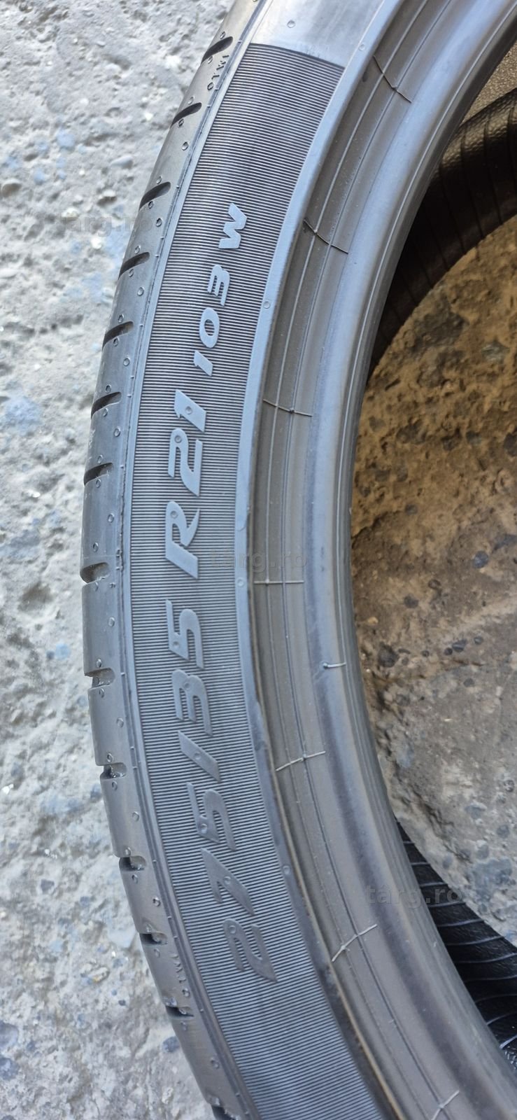 4 anvelope vara Pirelli,fata 245/40/21,spate 275/35/21.Pretul este pe bucata. 6