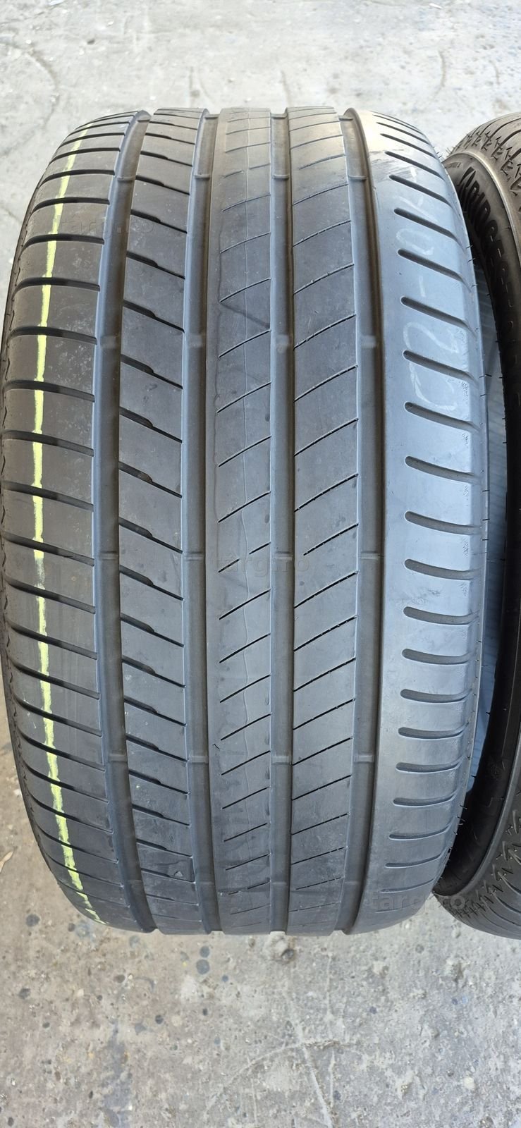 2 anvelope vara runflat Bridgestone 305/40/20,dot 2022.Pret/bucata 2