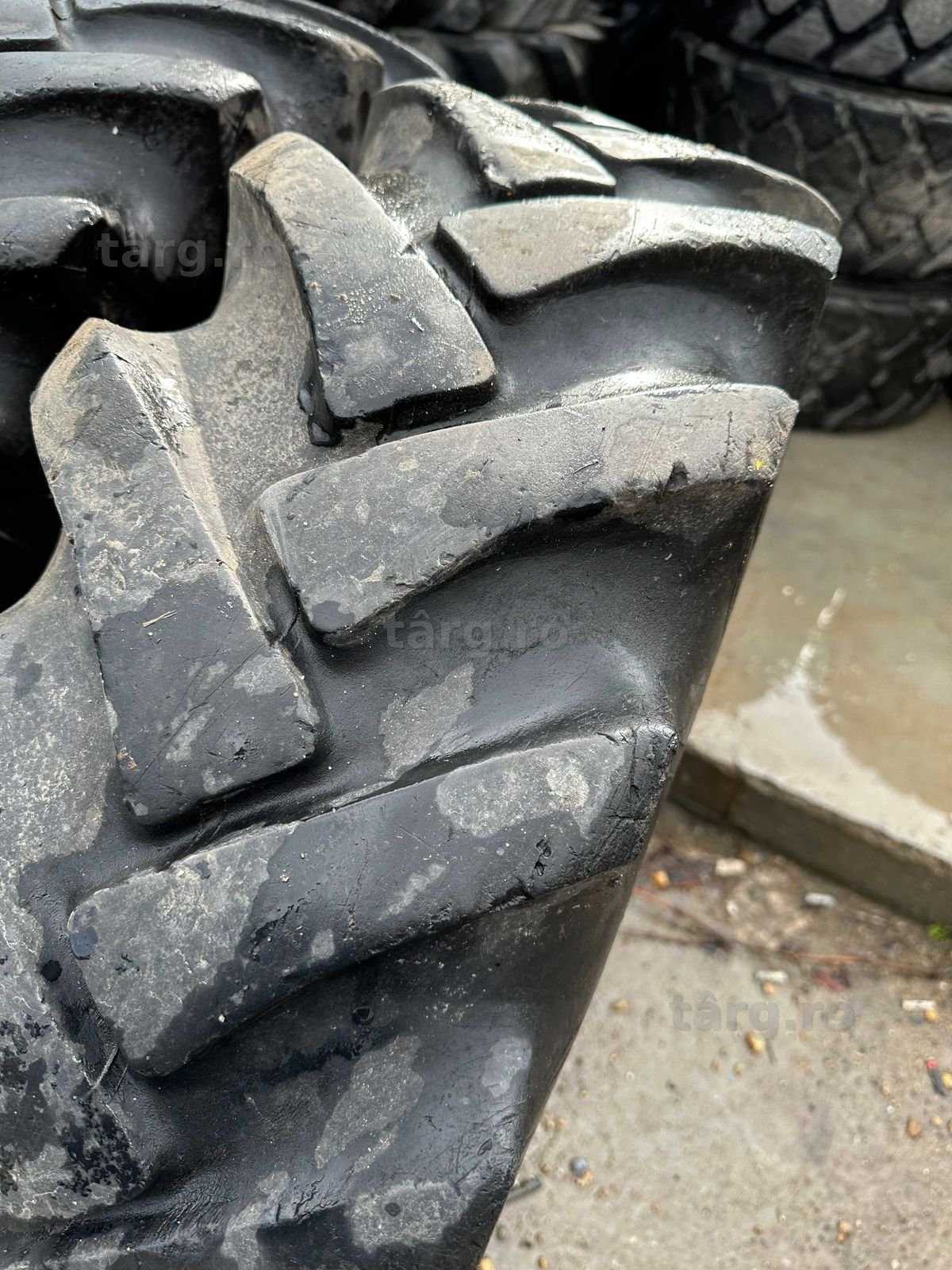 Cauciucuri sh 10.5 R18 4