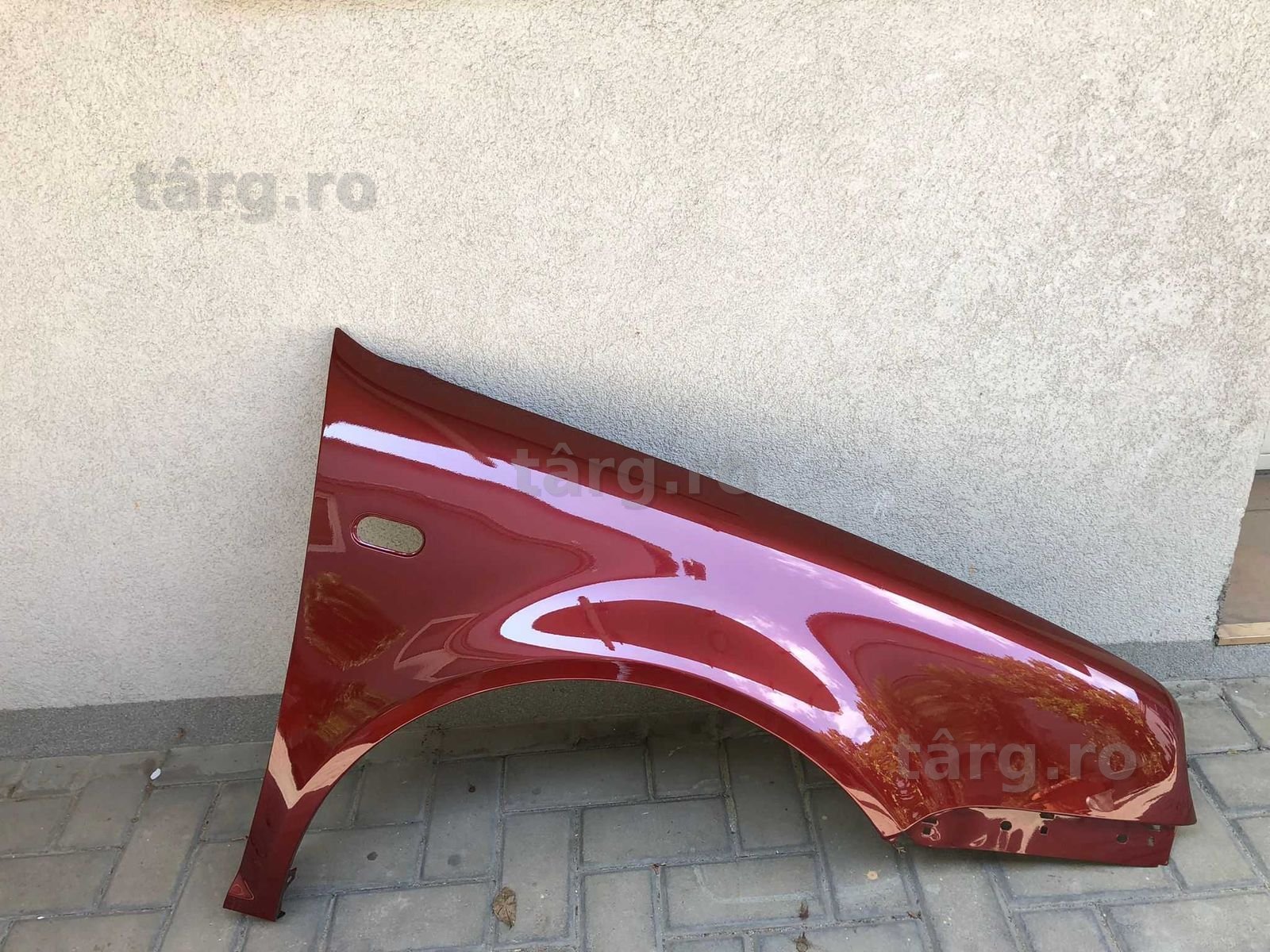 Aripa Fata Dreapta VW Golf 4/IV An 1998-2004 Vopsita Rosu