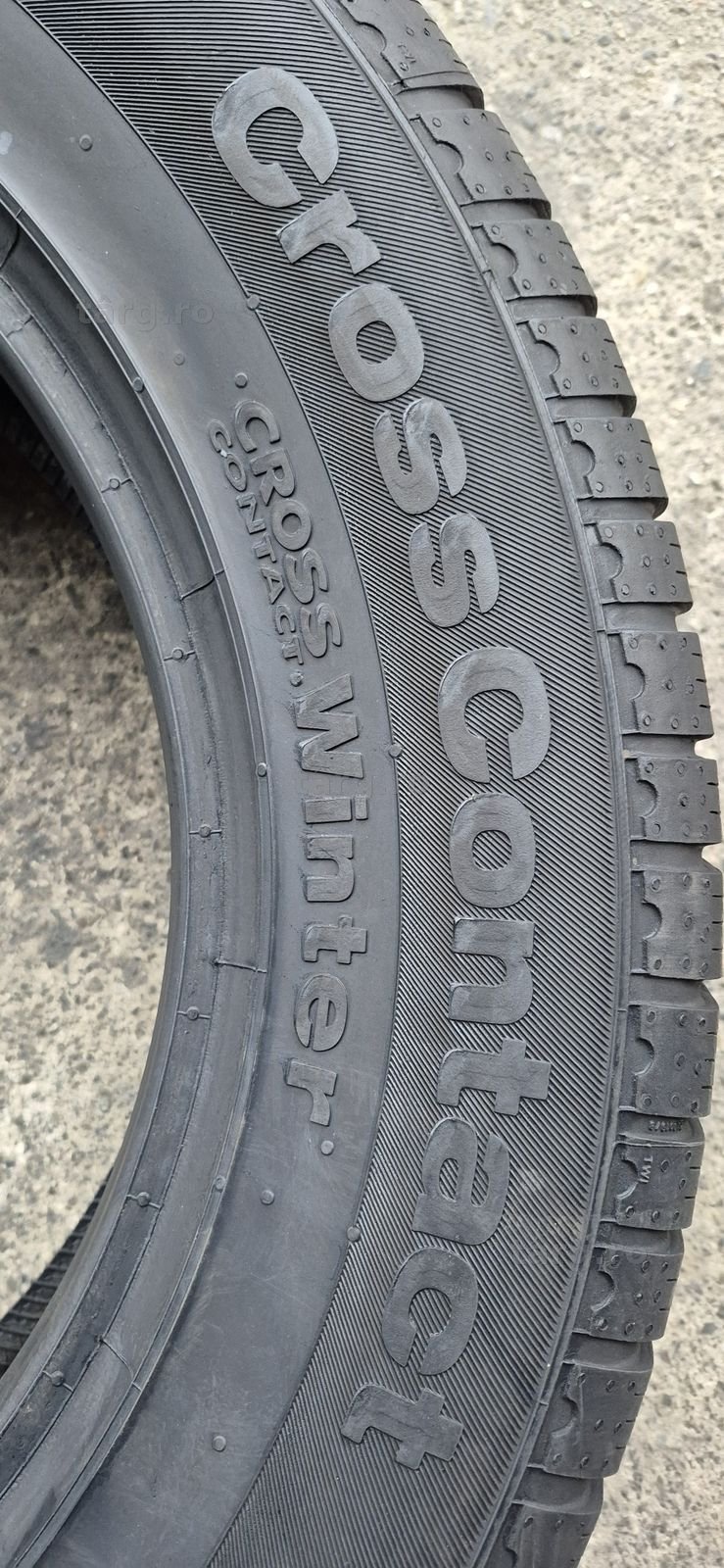 2 anvelope iarna Continental 235/65/18,dot 2020.Pretul este pe bucata 4