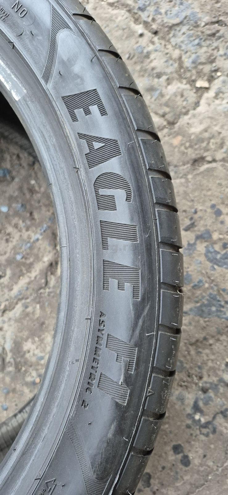 2 anvelope vara Goodyear 285/35/19.Pretul este pe bucata. 4