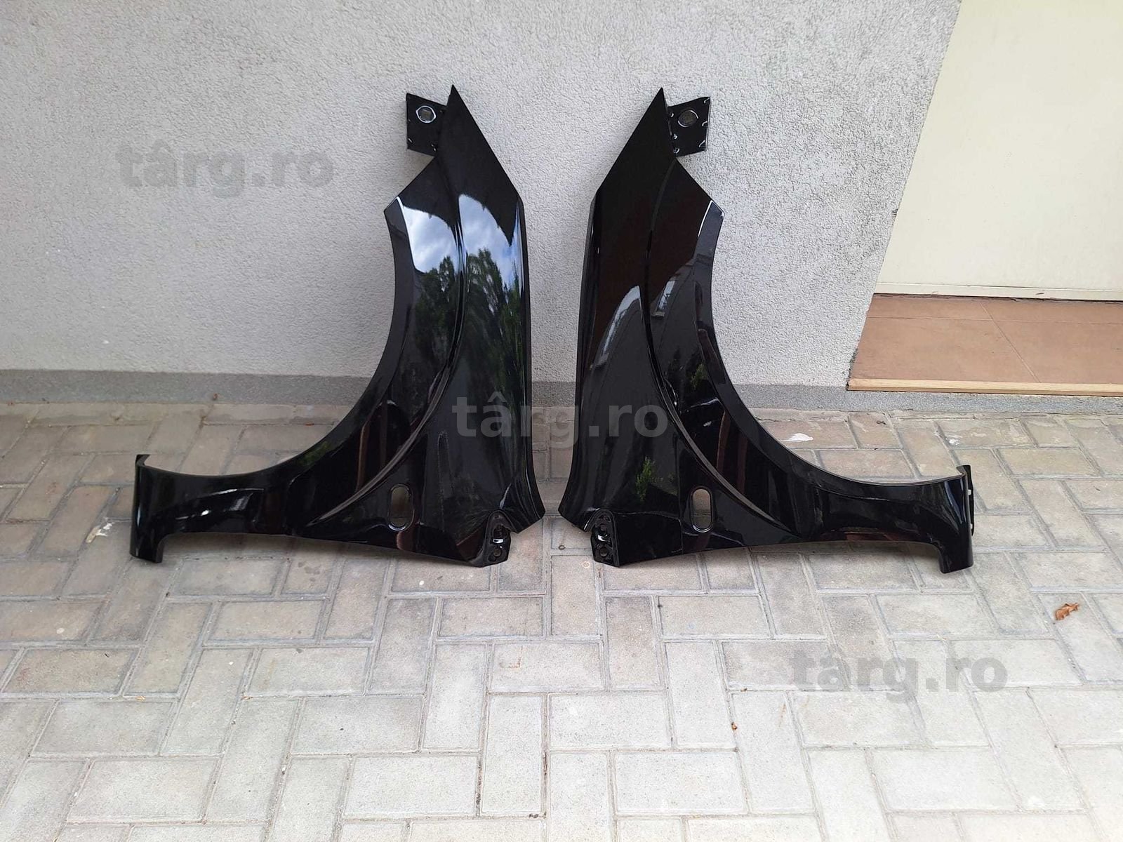 Aripa Fata Dreapta & Stanga Ford Fiesta 2002-2008 Vopsita Negru