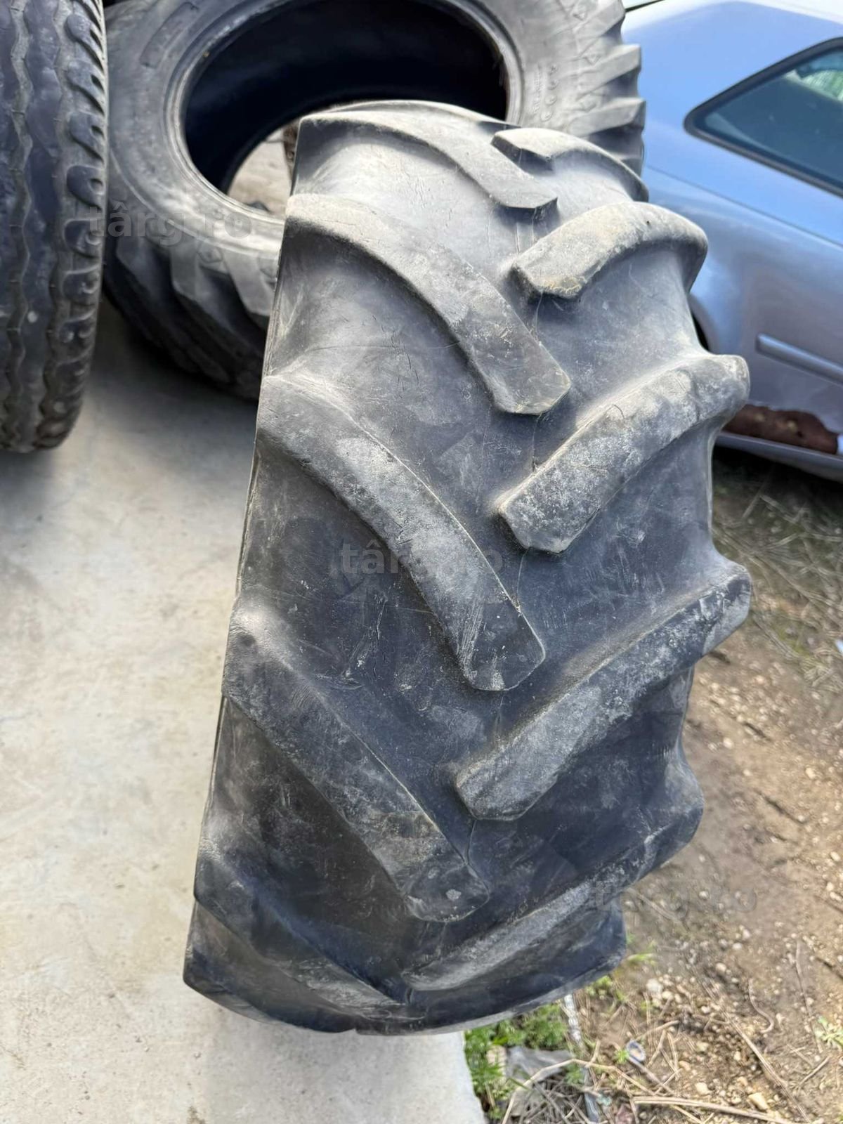 Cauciuc 365/70 R18