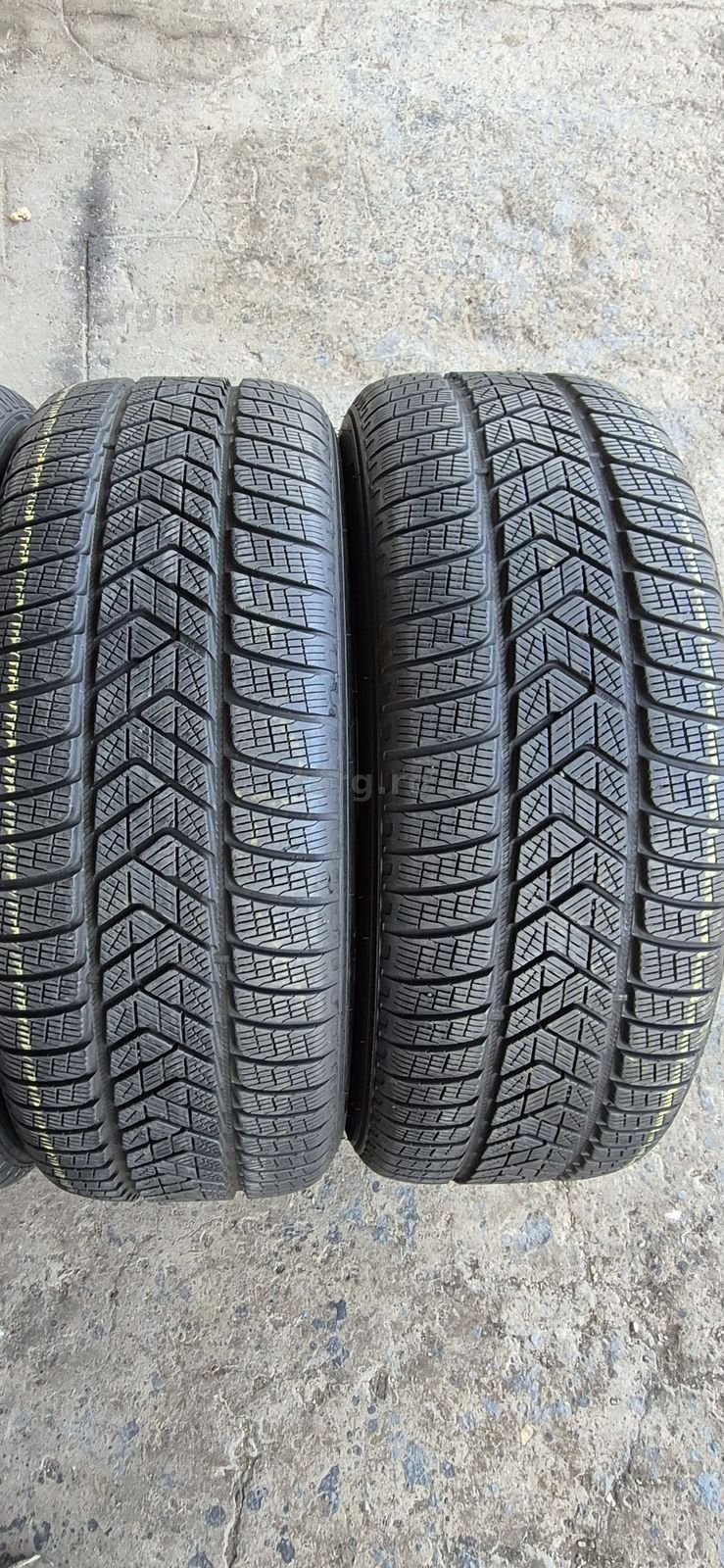 4 anvelope iarna Pirelli 255/55/20.Pretul este pe bucata. 2