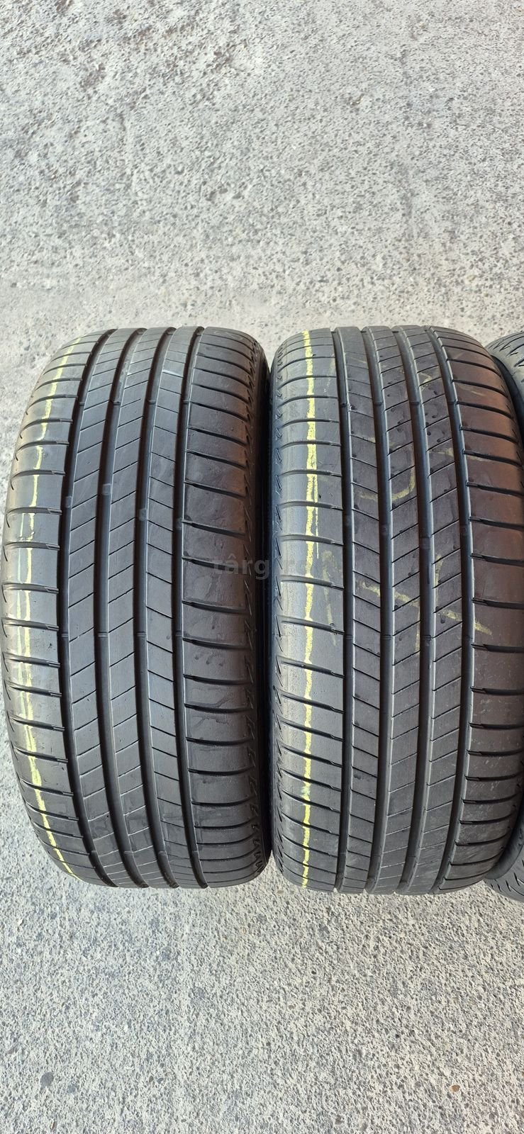 4 anvelope vara Bridgestone 235/45/18,dot 2021.Pretul este pe bucata. 2