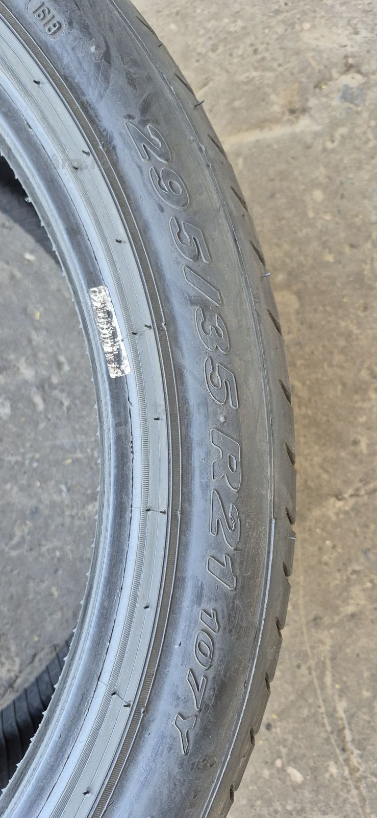 4 anvelope vara Pirelli 295/35/21.Pretul este pe bucata. 7