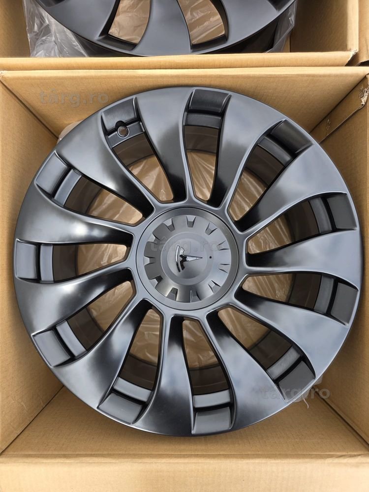 Jante noi Tesla 3 sau Y R18