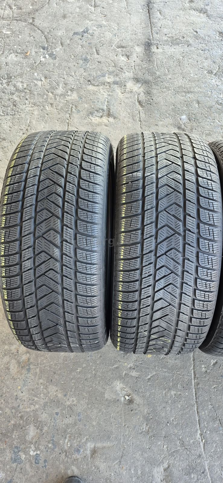4 anvelope iarna Pirelli,fata 275/45/20,spate 305/40/20.Pret/bucata 2