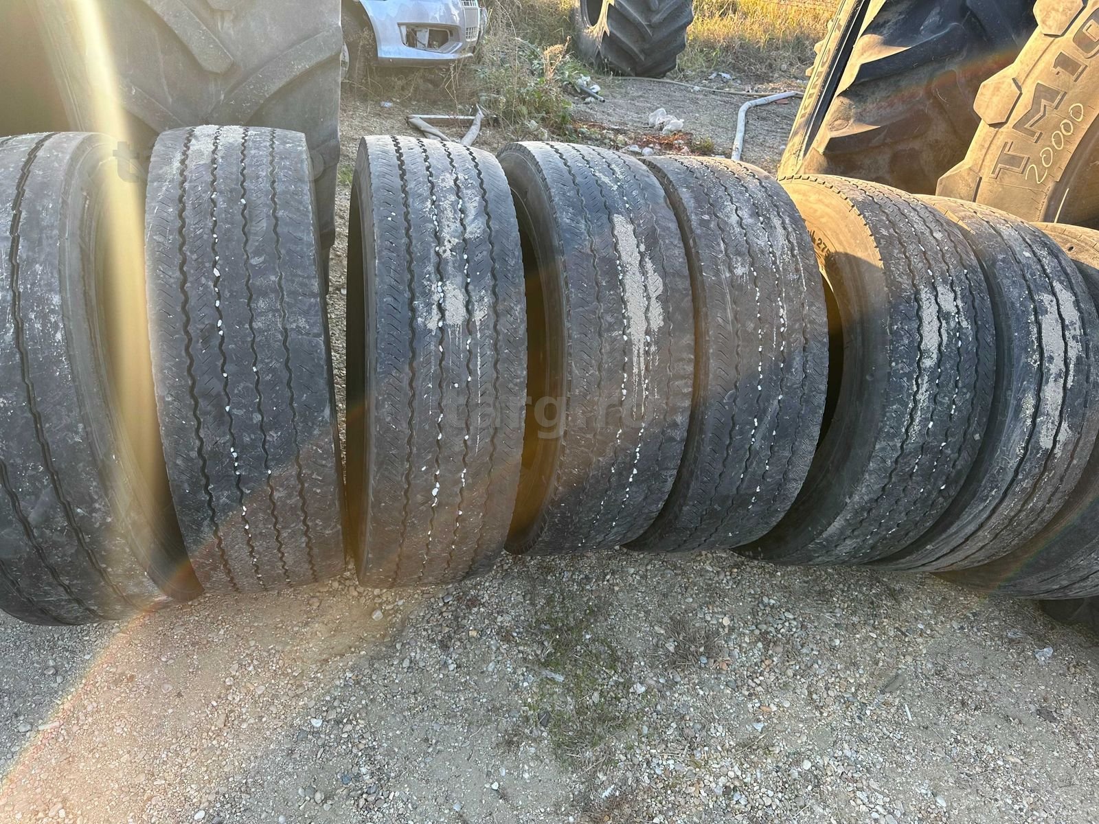 Cauciucuri 270/75 r22,5