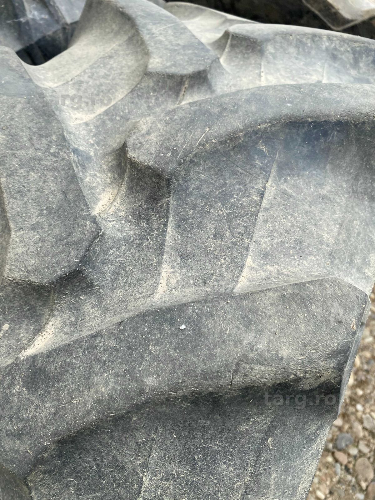 Anvelope 320.70 R20 Pirelli 4