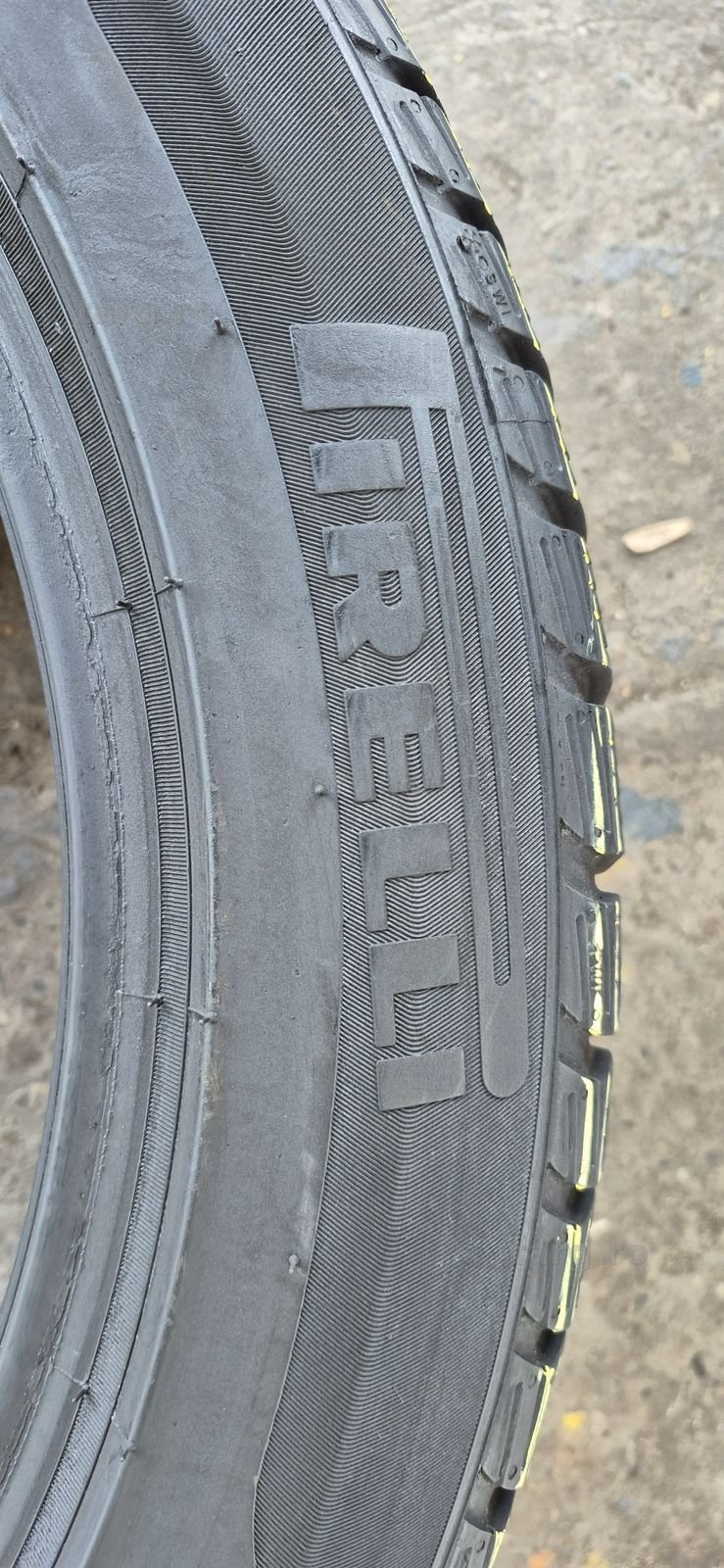 4 anvelope iarna Pirelli 255/45/19,dot 2021.Pretul este pe bucata. 4
