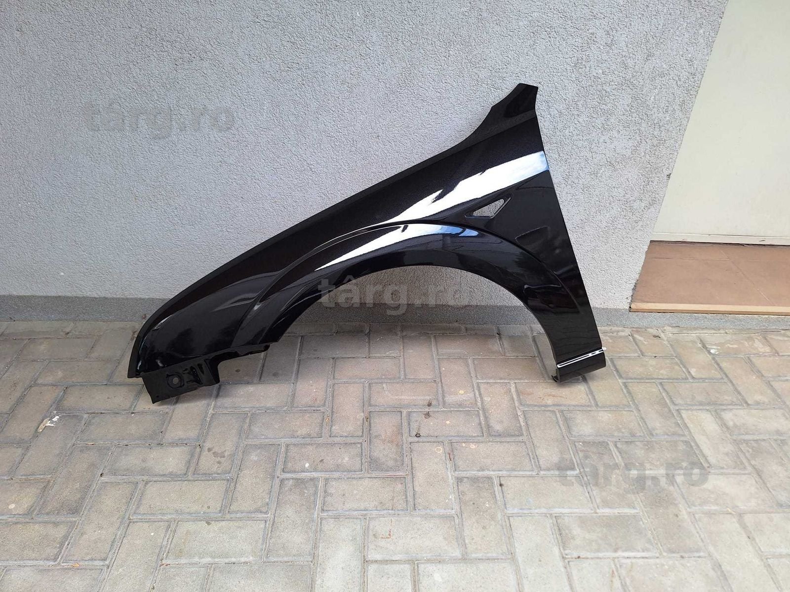Aripa Fata Stanga Ford Mondeo 2000-2007 Vopsita Negru