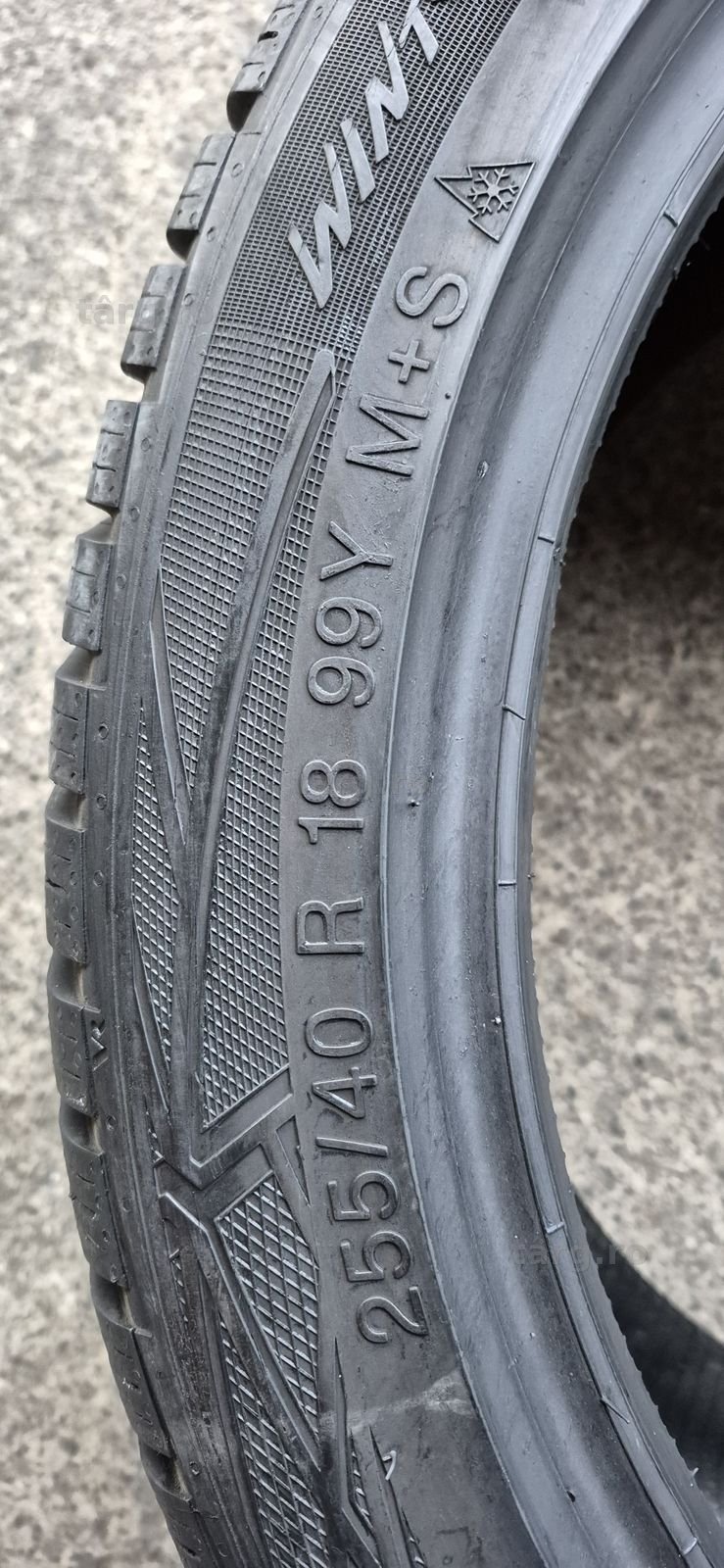 4 anvelope iarna Vredestein,fata 225/45/18,spate 255/40/18.Pret/bucata 7