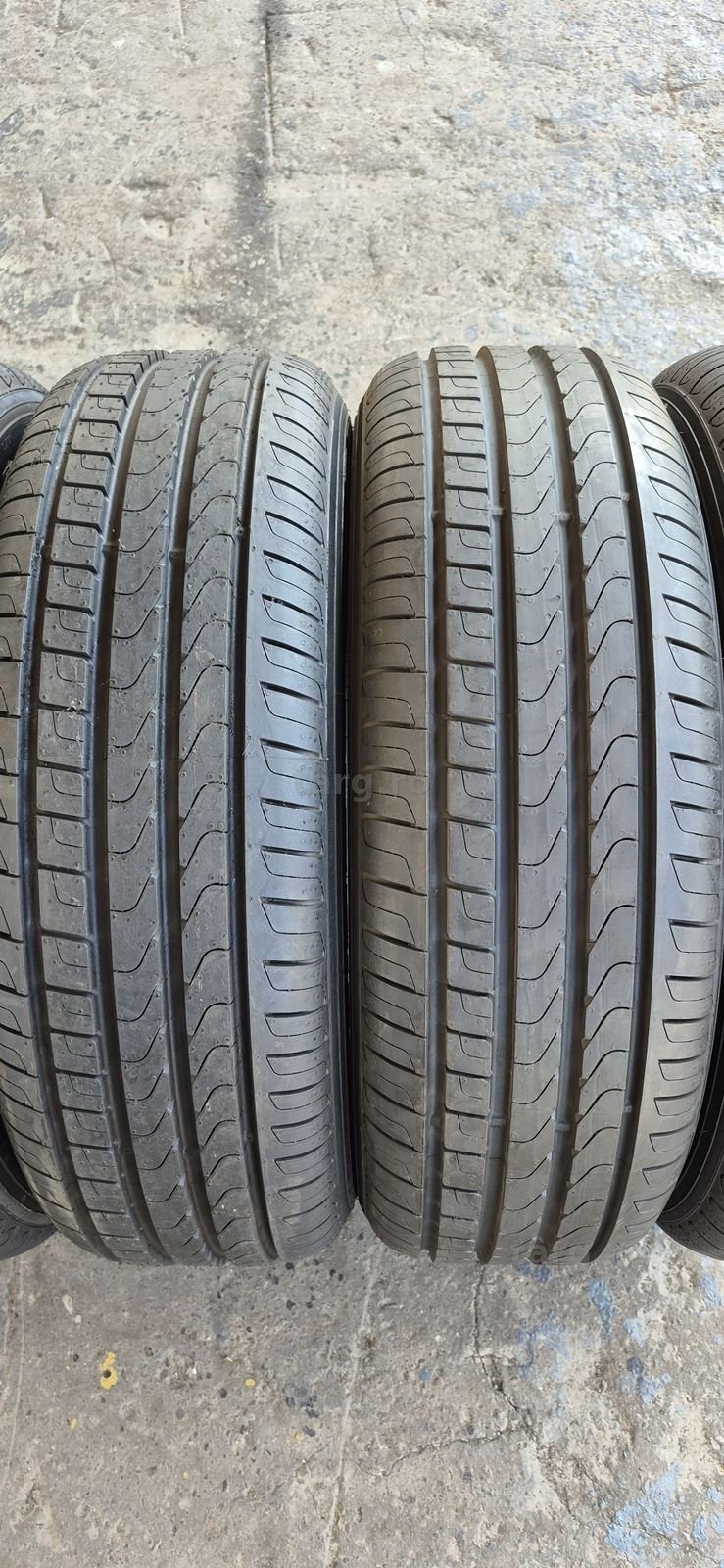 4 anvelope vara noi Pirelli 215/65/17,dot 2024.Pretul este pe bucata. 2