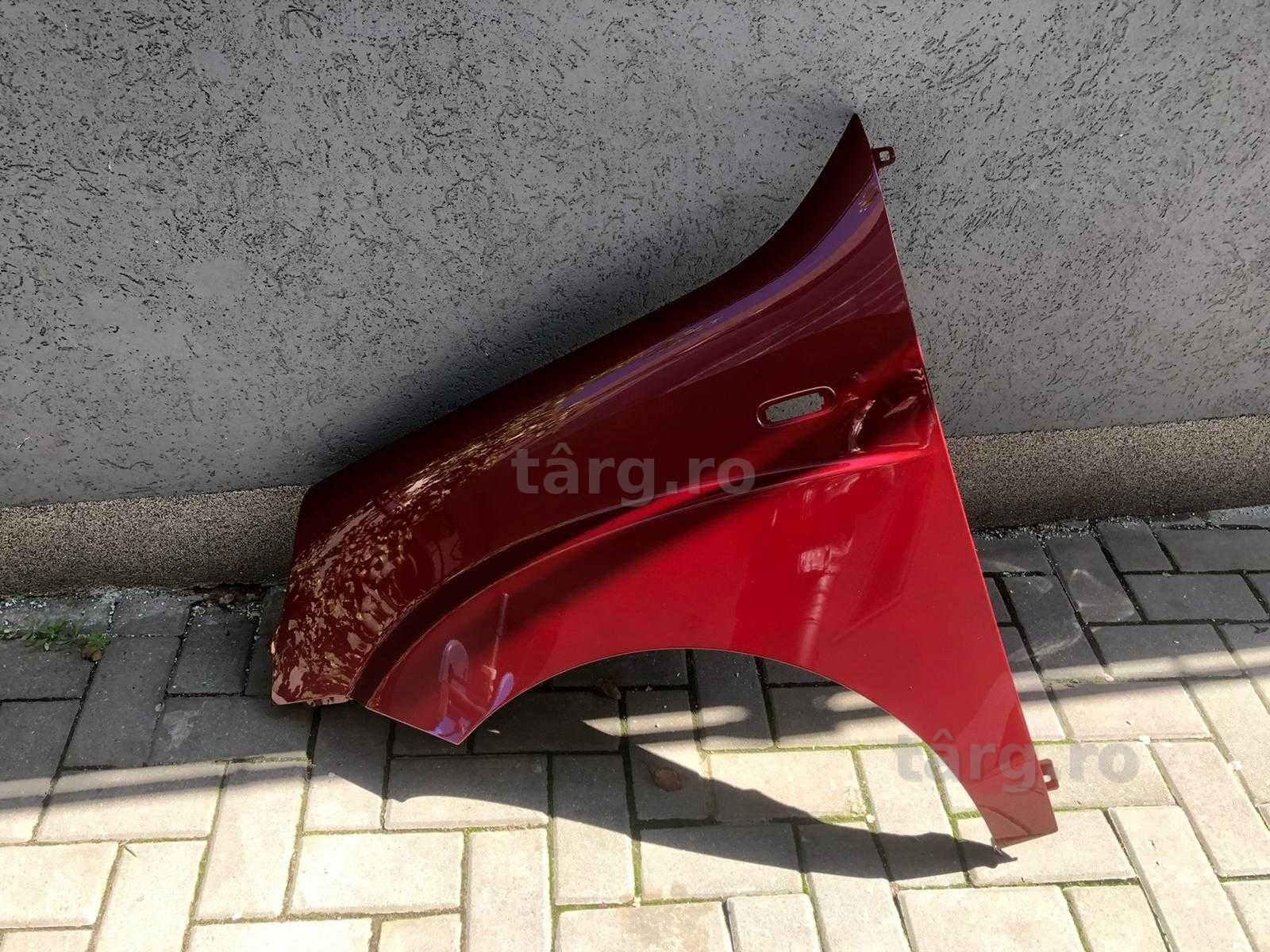 Aripa Fata Stanga Fiat Doblo 2005-2009 Vopsita Rosu