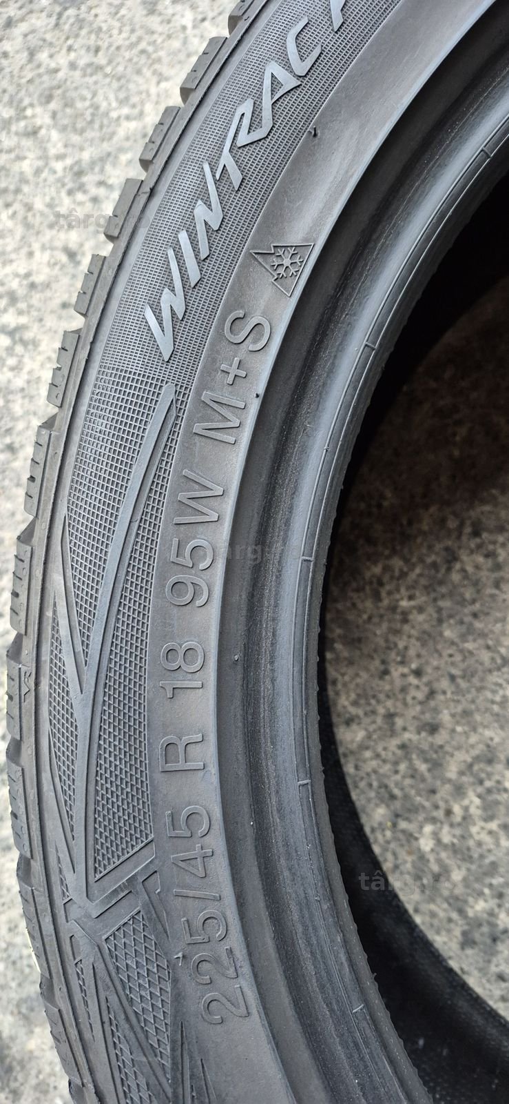 4 anvelope iarna Vredestein,fata 225/45/18,spate 255/40/18.Pret/bucata 6