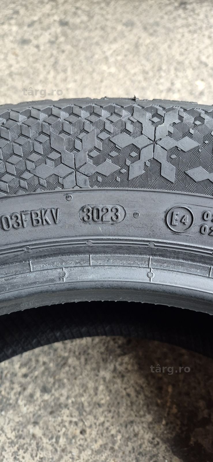 4 anvelope iarna ca si noi Continental 235/55/17.Pretul este pe bucata 8