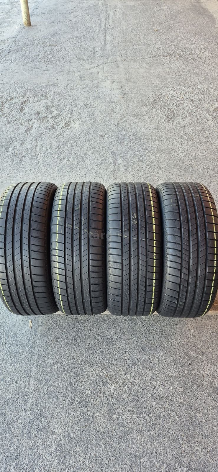 4 anvelope vara Bridgestone 235/45/18,dot 2021.Pretul este pe bucata.