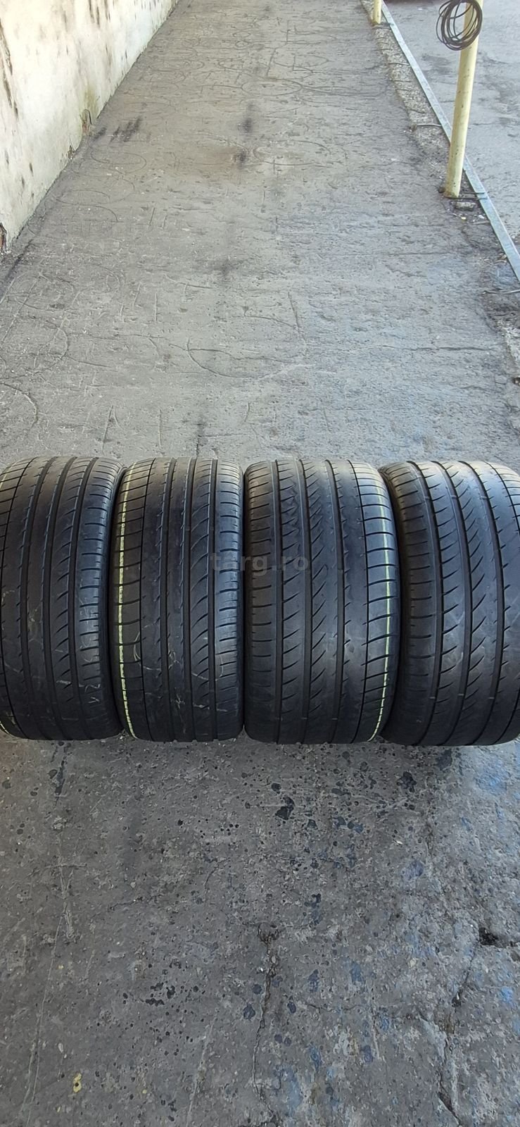4 anvelope vara runflat Dunlop,fata 285/35/21,spate 325/30/21.Pretul este pe bucata.