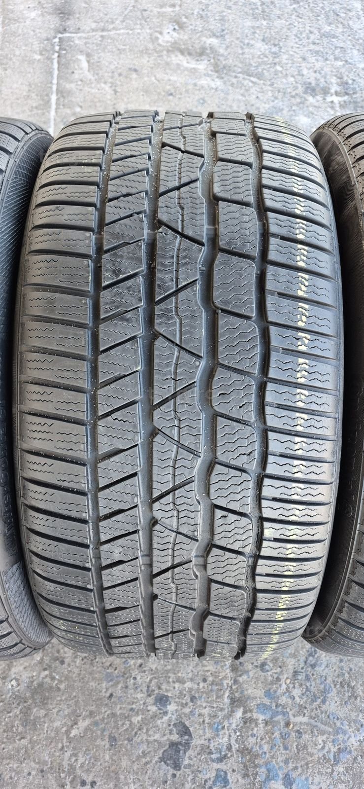4 anvelope iarna Continental,fata 235/40/18,spate 265/35/18.Pret/buc. 3