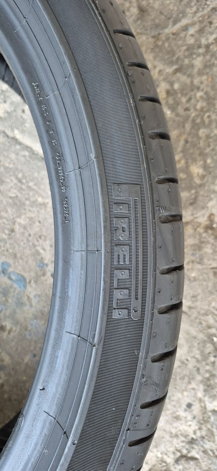4 anvelope vara ca noi,fata Pirelli 245/35/20,spate Continental 275/30/20.Pretul este pe bucata. 3