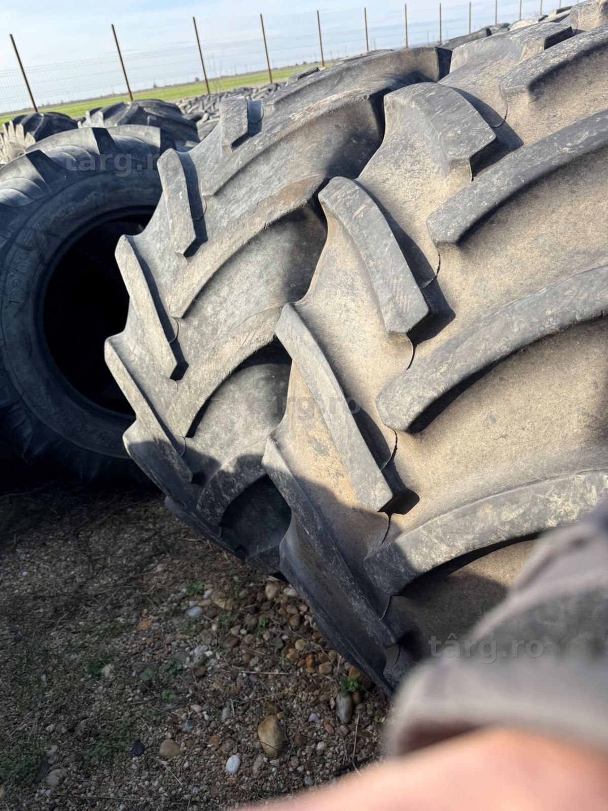 540/65r28 mitas si continental