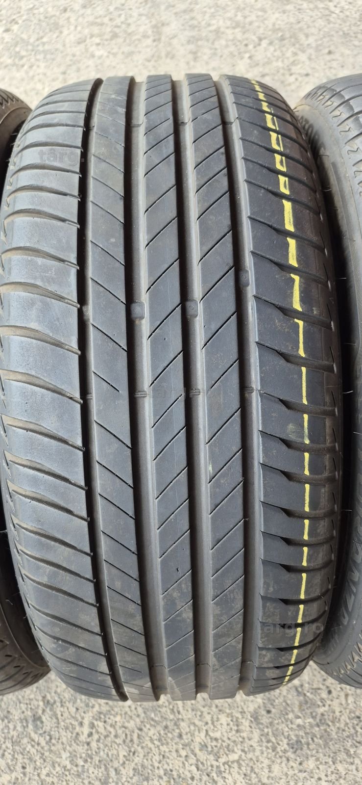 4 anvelope vara Bridgestone 225/45/17.Pretul este pe bucata. 3